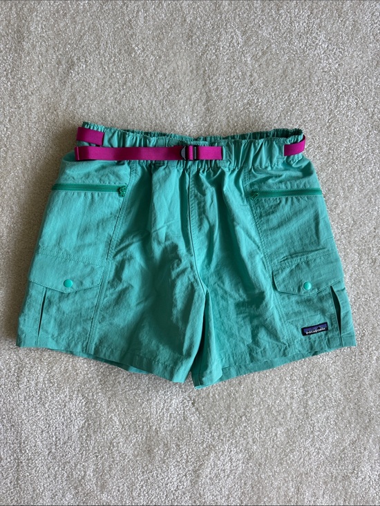 Patagonia Pants - Patagonia Women’s Teal Outdoor Cargo Shorts with Pink Web Belt